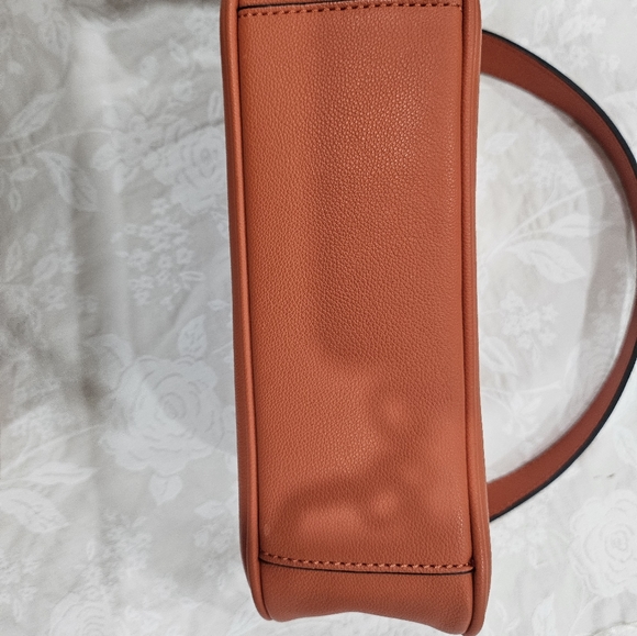 Guess shoulder bag with cross body chain - Picture 5 of 9